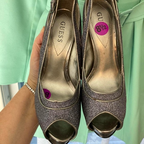 Guess Blue Glittery Open heels with a 4" black heel 8 1/2
glitter heels - Picture 2 of 7